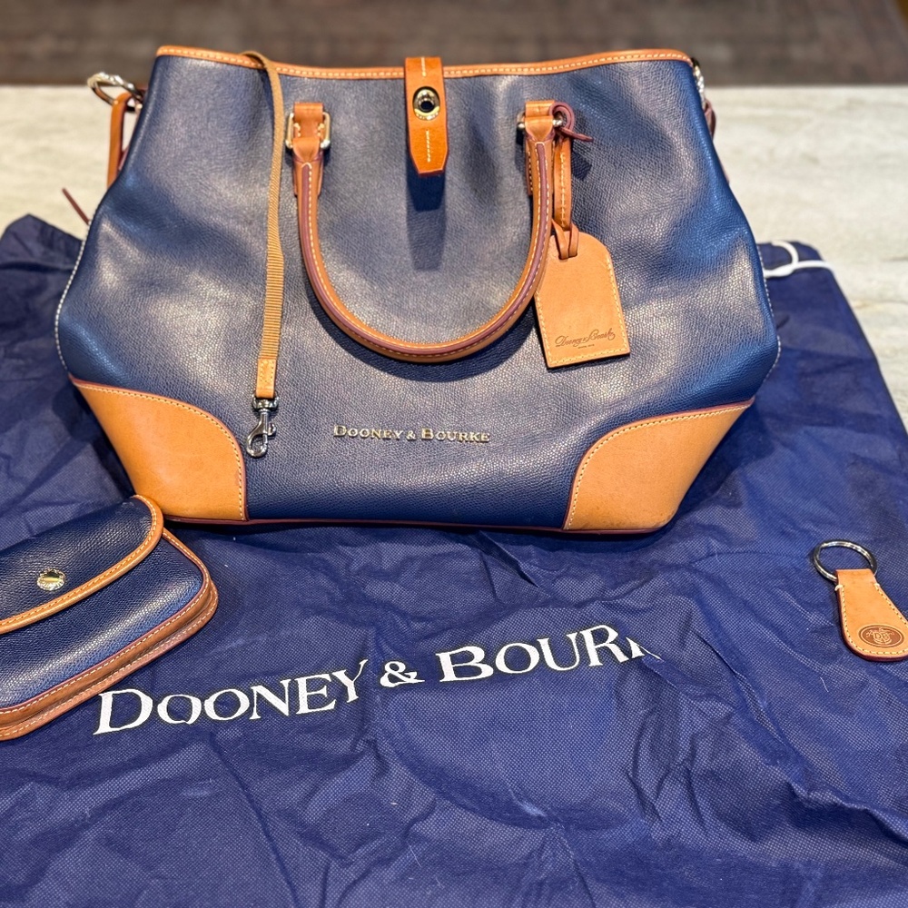 DOONEY & BOURKE NAVY & NATURAL LEATHER SET